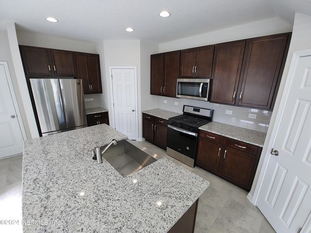 11253 MINNETTA Court, Jacksonville, FL 32256
