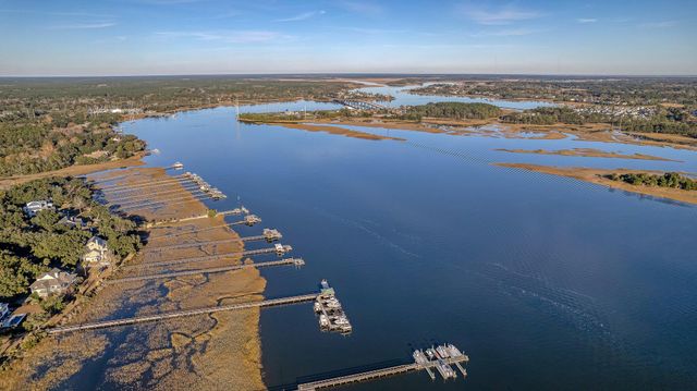 141 Wando Reach Road, Charleston, SC 29492