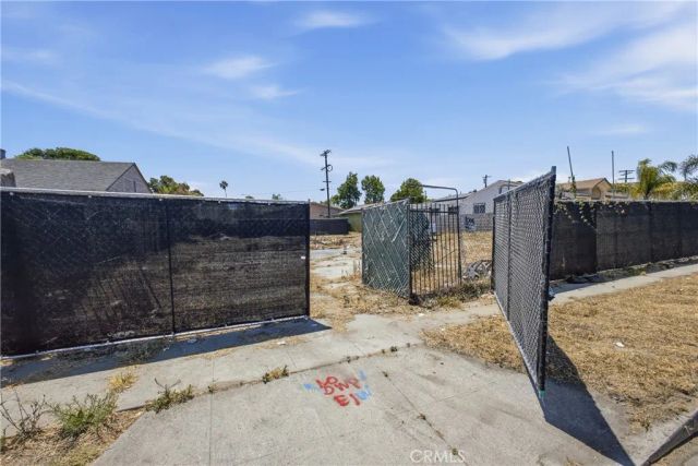 6729 Babcock, North Hollywood, CA 91606
