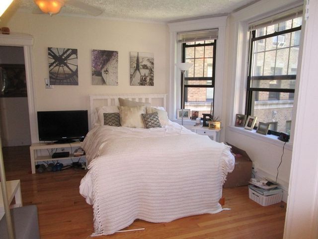118 Riverway 8, Boston, MA 02215
