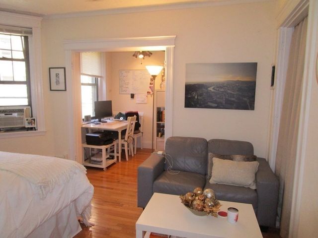118 Riverway 8, Boston, MA 02215
