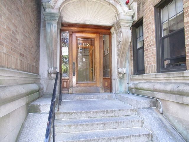 118 Riverway 8, Boston, MA 02215
