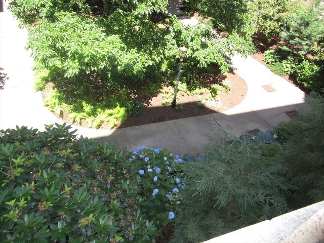 118 Riverway 8, Boston, MA 02215