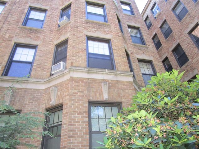 118 Riverway 8, Boston, MA 02215