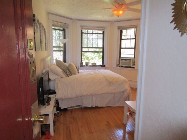 118 Riverway 8, Boston, MA 02215