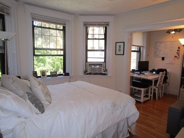 118 Riverway 8, Boston, MA 02215