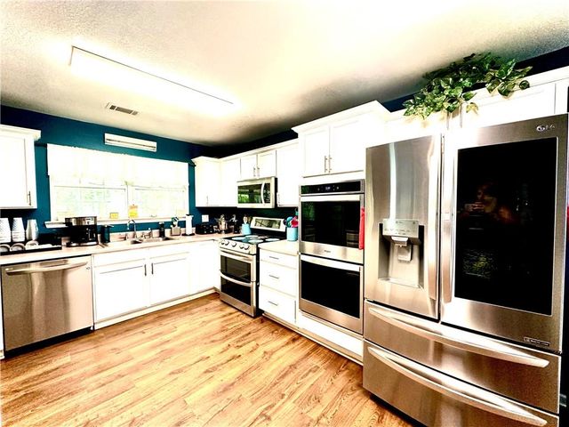 8093 Banks Mill Road, Douglasville, GA 30135