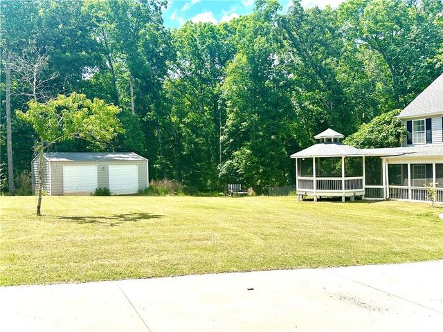 8093 Banks Mill Road, Douglasville, GA 30135