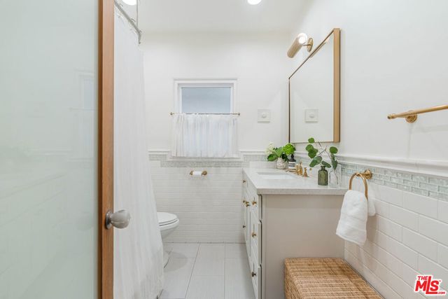 239 N Everett Street, Glendale, CA 91206