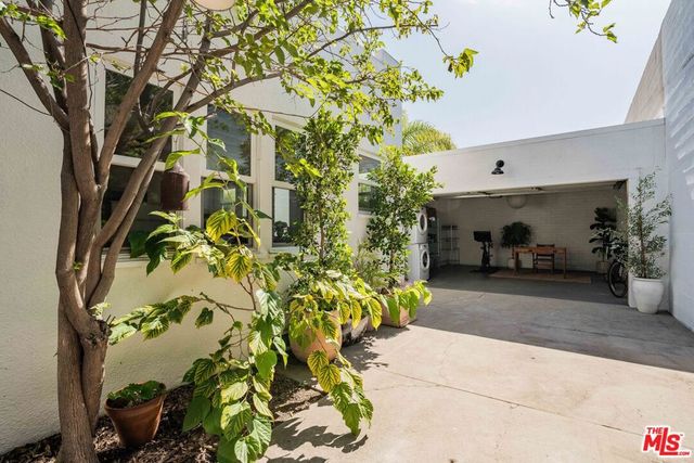 239 N Everett Street, Glendale, CA 91206