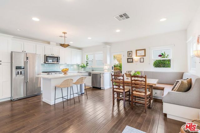239 N Everett Street, Glendale, CA 91206
