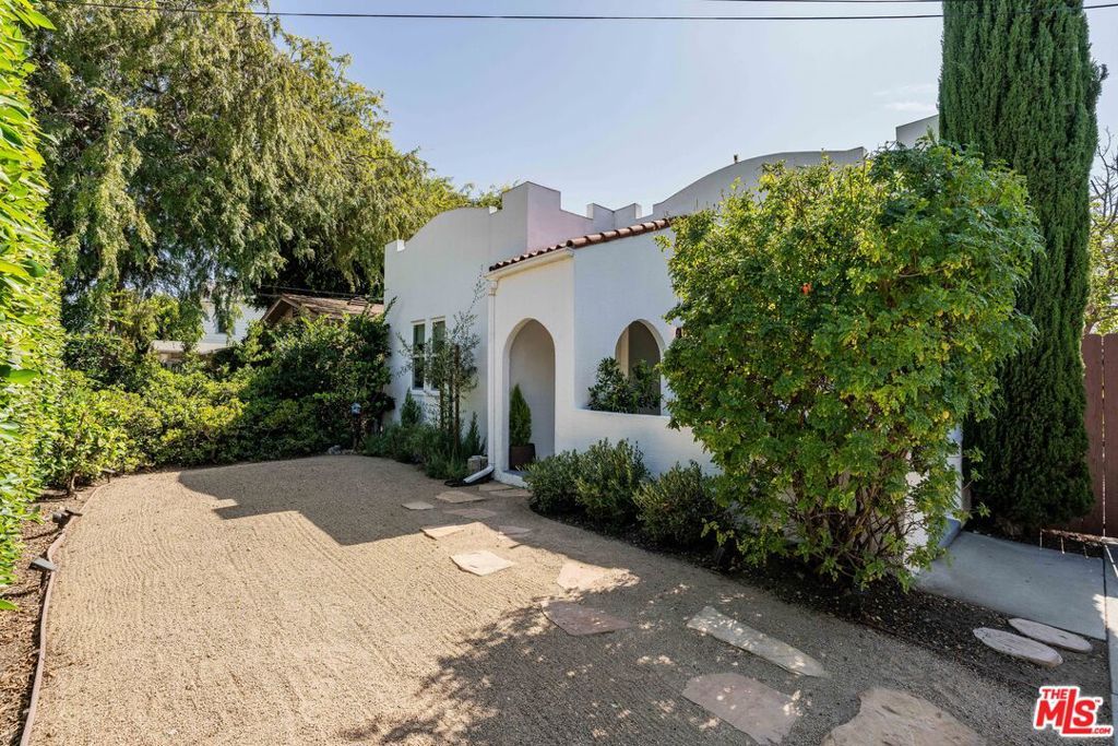 239 N Everett Street, Glendale, CA 91206