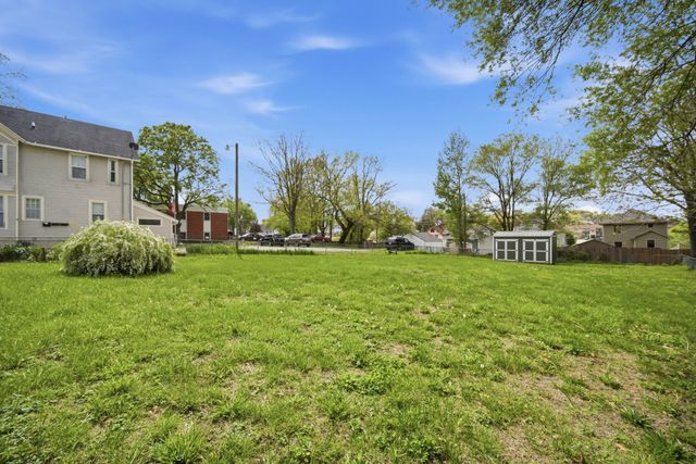 1424 & 1426 E 9th Street, Des Moines, IA 50316