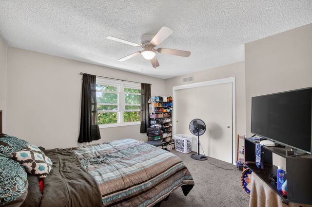 1424 & 1426 E 9th Street, Des Moines, IA 50316