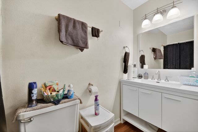 1424 & 1426 E 9th Street, Des Moines, IA 50316