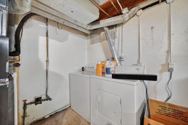 1424 & 1426 E 9th Street, Des Moines, IA 50316