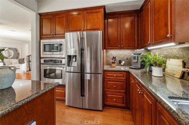 95 Canopy, Irvine, CA 92603