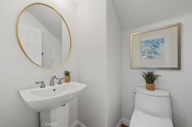 95 Canopy, Irvine, CA 92603