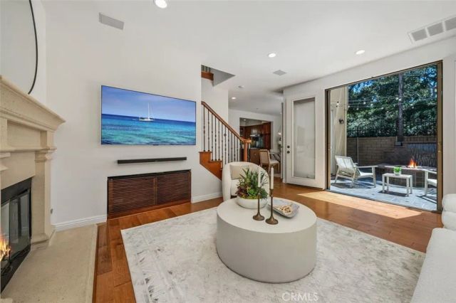 95 Canopy, Irvine, CA 92603