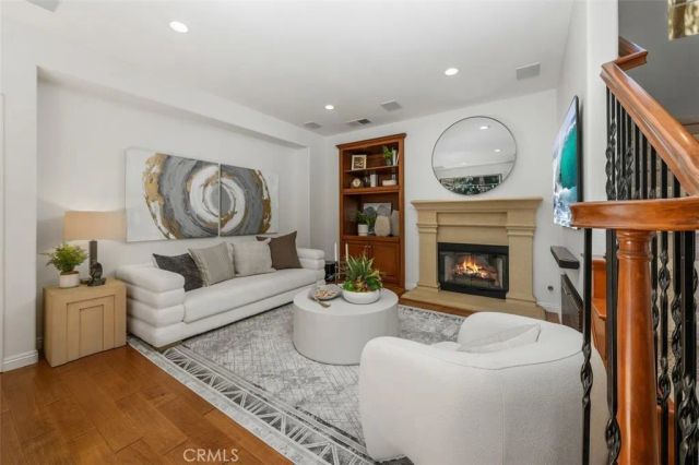 95 Canopy, Irvine, CA 92603