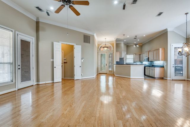 1008 Gabriel Lane, Fort Worth, TX 76116