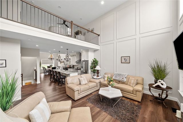 996 Surrey Woods Dr, North Strabane, PA 15317