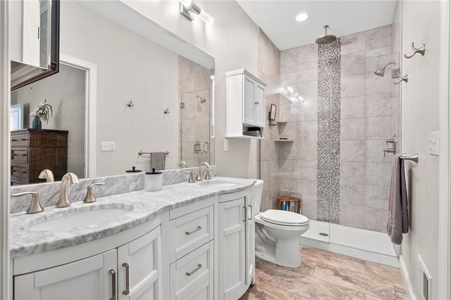 996 Surrey Woods Dr, North Strabane, PA 15317