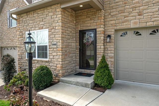 996 Surrey Woods Dr, North Strabane, PA 15317