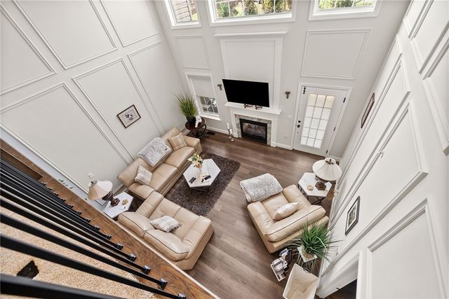 996 Surrey Woods Dr, North Strabane, PA 15317