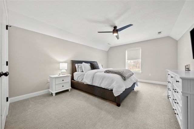 996 Surrey Woods Dr, North Strabane, PA 15317