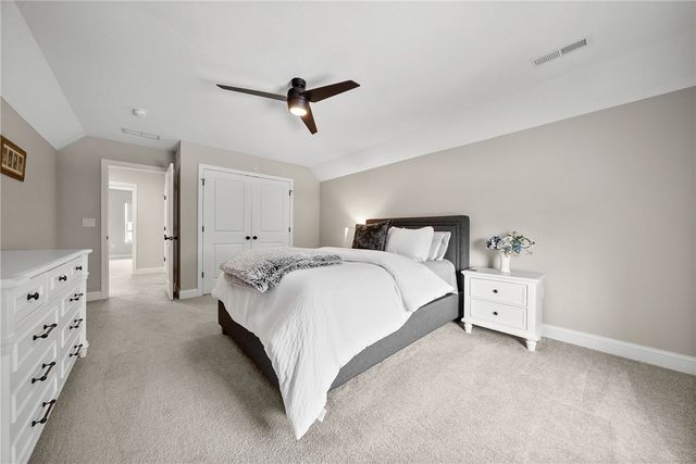 996 Surrey Woods Dr, North Strabane, PA 15317