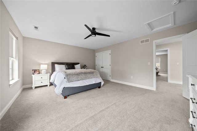 996 Surrey Woods Dr, North Strabane, PA 15317