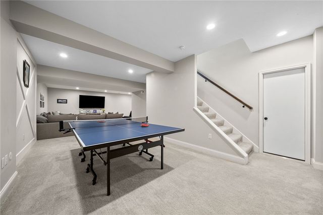 996 Surrey Woods Dr, North Strabane, PA 15317