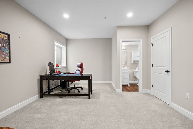 996 Surrey Woods Dr, North Strabane, PA 15317