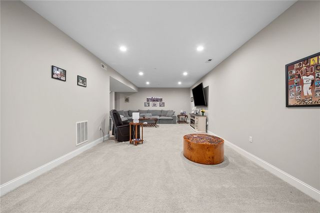 996 Surrey Woods Dr, North Strabane, PA 15317