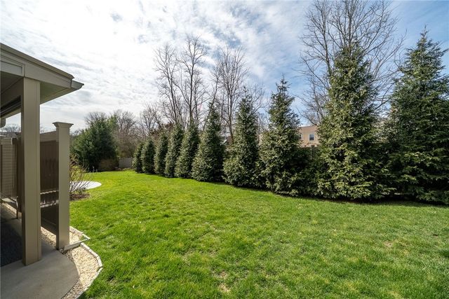 996 Surrey Woods Dr, North Strabane, PA 15317