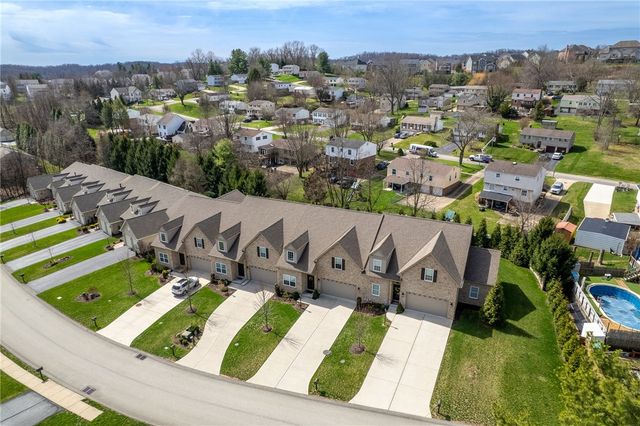 996 Surrey Woods Dr, North Strabane, PA 15317