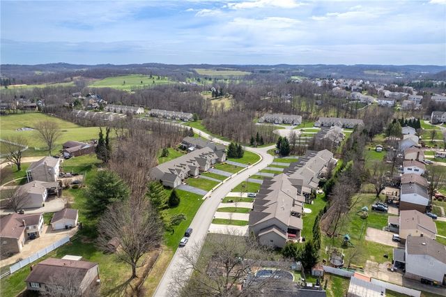 996 Surrey Woods Dr, North Strabane, PA 15317