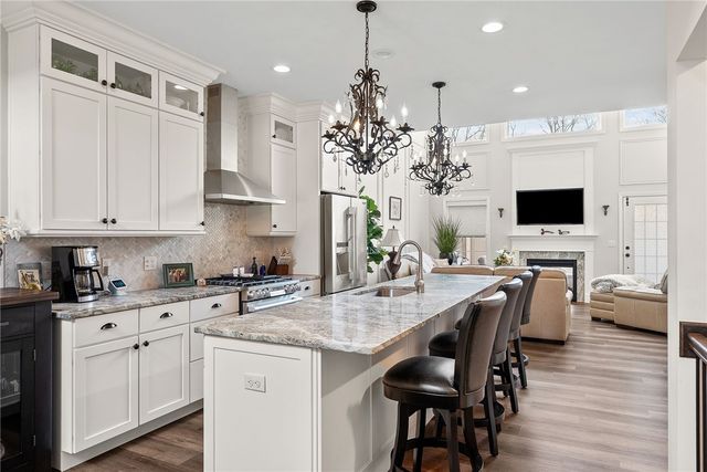 996 Surrey Woods Dr, North Strabane, PA 15317