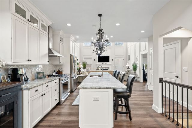 996 Surrey Woods Dr, North Strabane, PA 15317