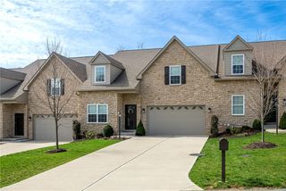 996 Surrey Woods Dr, North Strabane, PA 15317