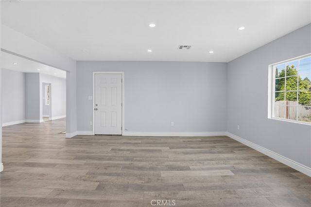 512 N Lazard, San Fernando, CA 91340