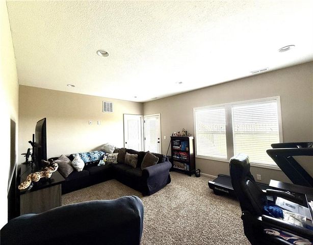 4777 S 22nd Street, Leavenworth, KS 66048