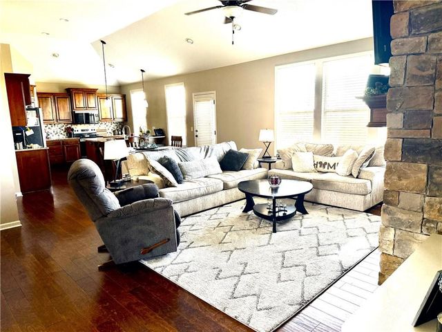 4777 S 22nd Street, Leavenworth, KS 66048