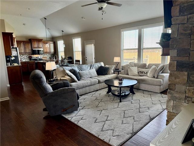 4777 S 22nd Street, Leavenworth, KS 66048