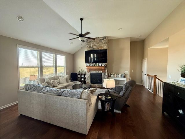 4777 S 22nd Street, Leavenworth, KS 66048