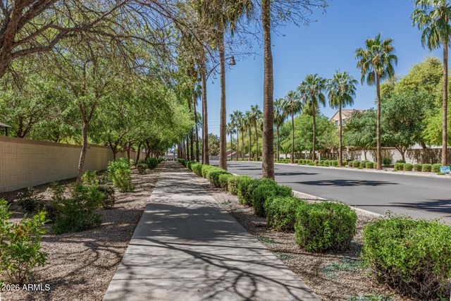 1356 S SABINO Drive, Gilbert, AZ 85296