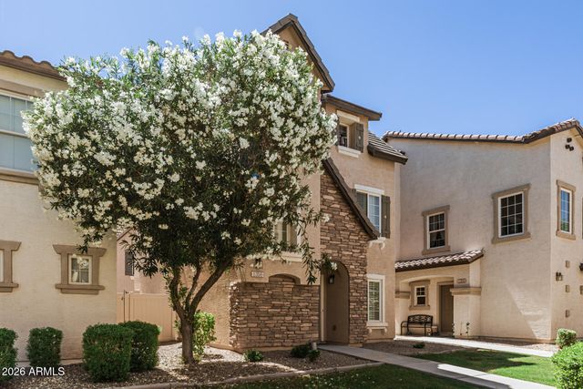 1356 S SABINO Drive, Gilbert, AZ 85296