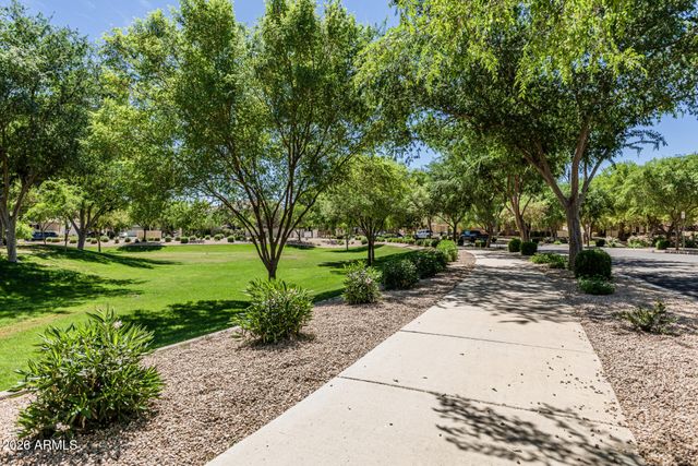 1356 S SABINO Drive, Gilbert, AZ 85296