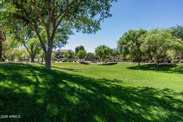 1356 S SABINO Drive, Gilbert, AZ 85296